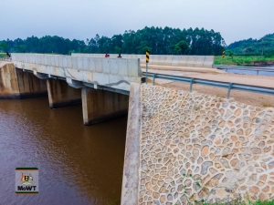 Maj. Gen. Jim Muhwezi Commissions Kyabahanga Bridge